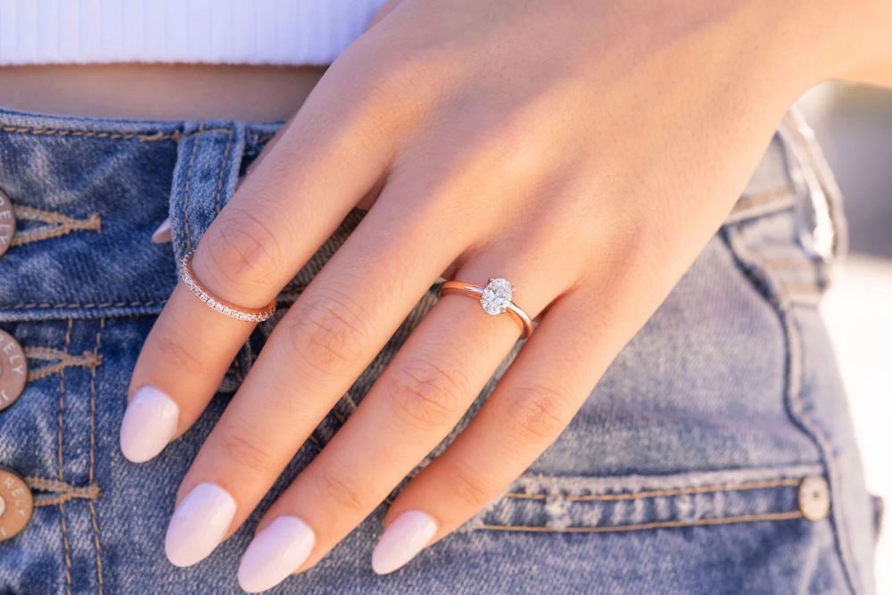 Should You Go For A Solitaire or Halo Engagement Ring?