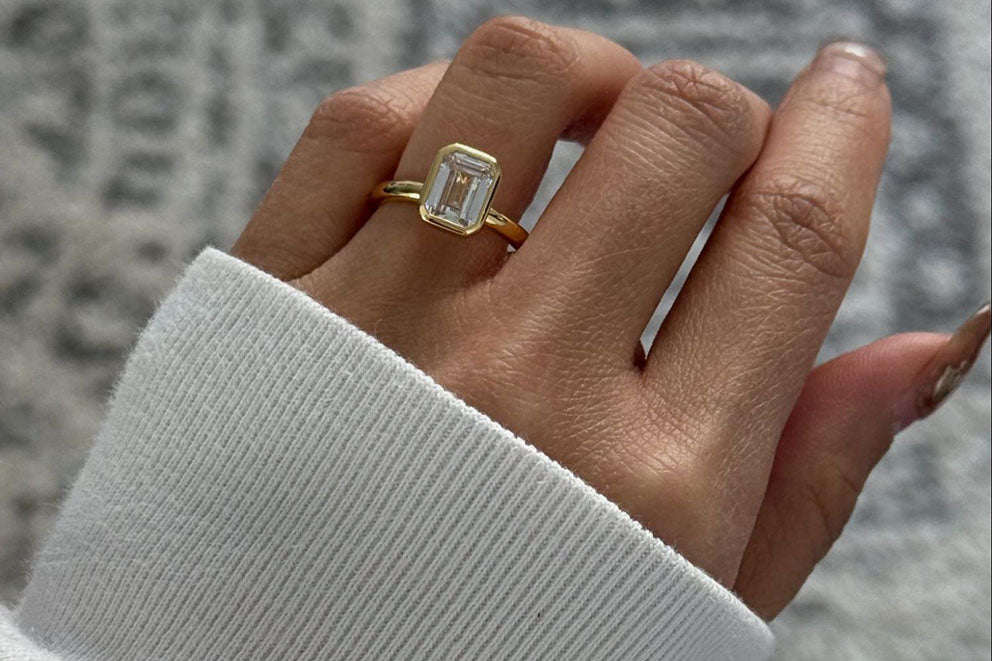 gold square diamond stone setting