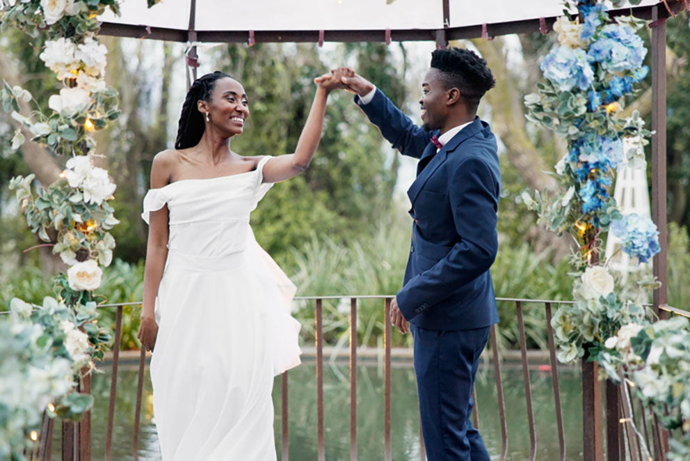 just married couple first dance