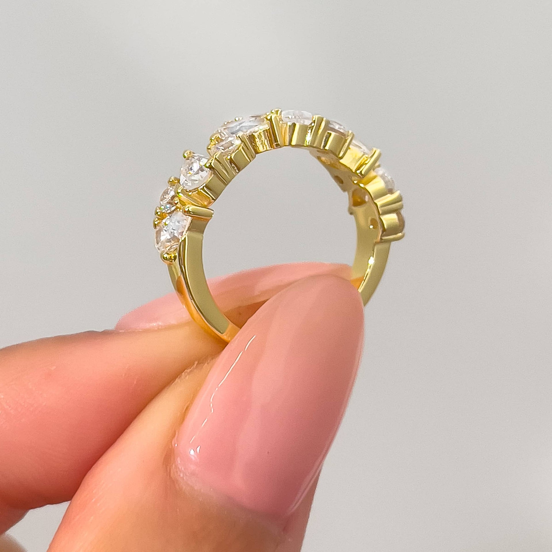 setting shot of unique gold wedding band