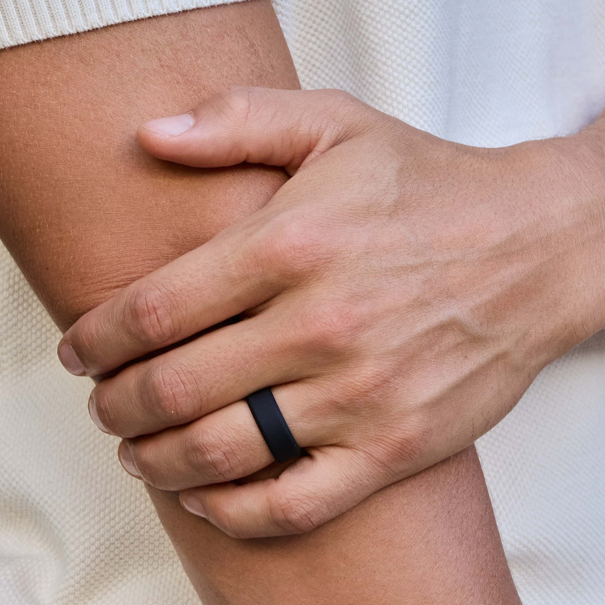 black 8mm silicone band on model