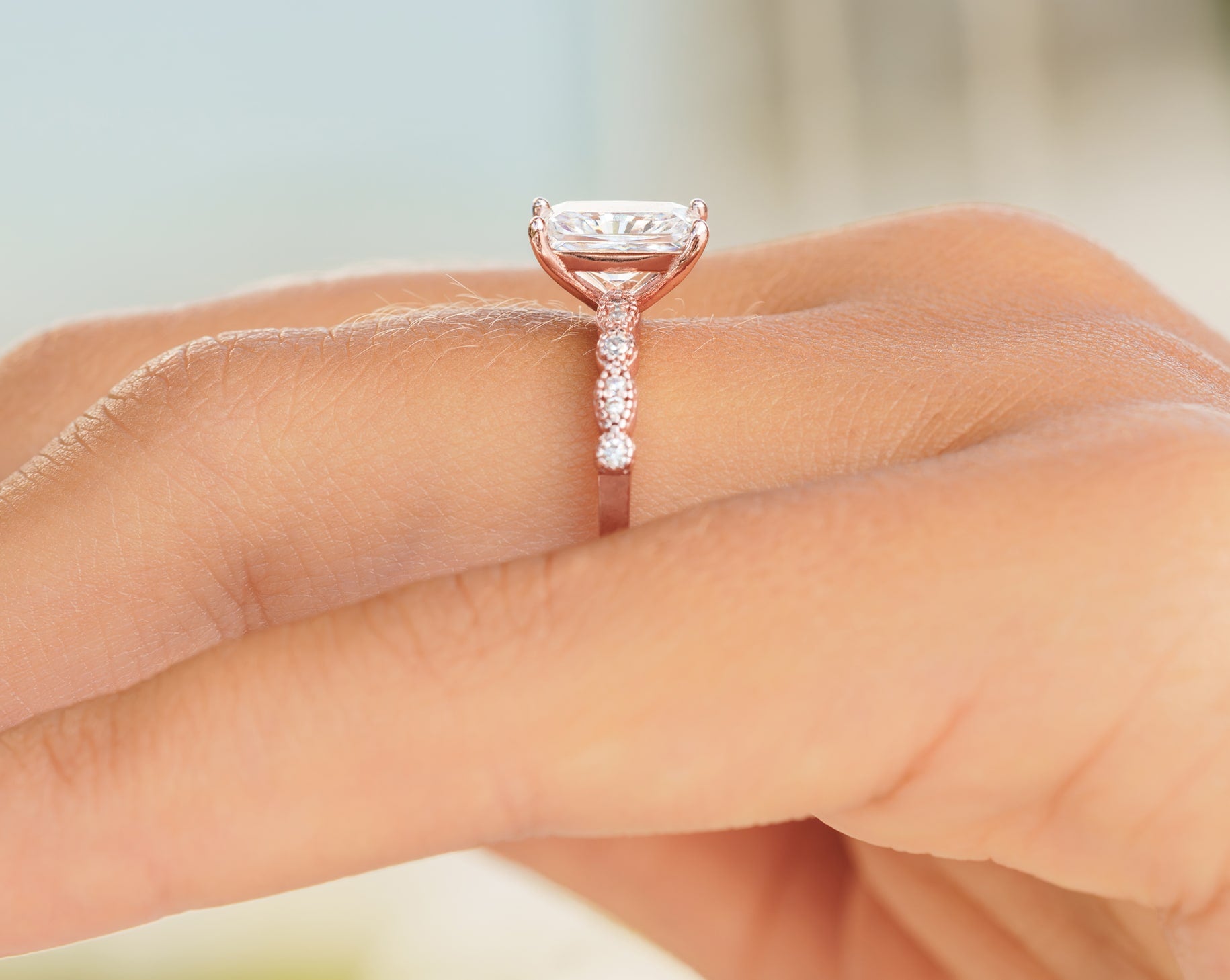 beautiful rose gold vintage setting shot