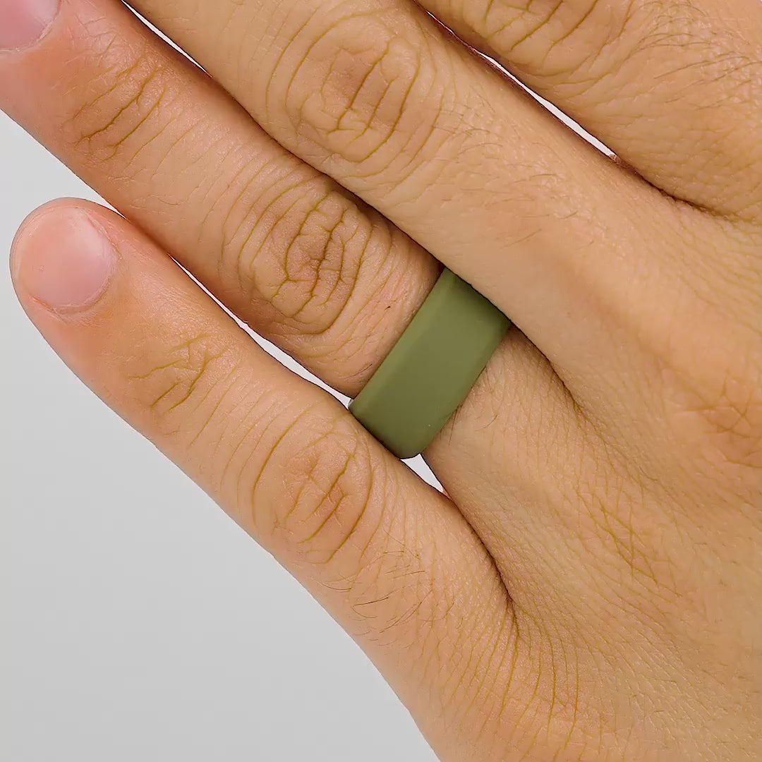 video of 8mm green silicone band on model