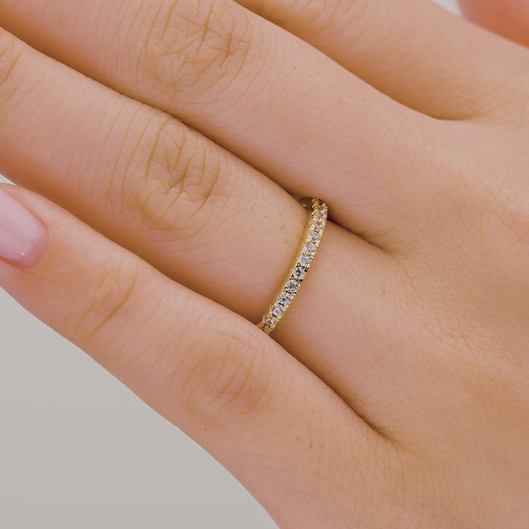 desire gold wedding band