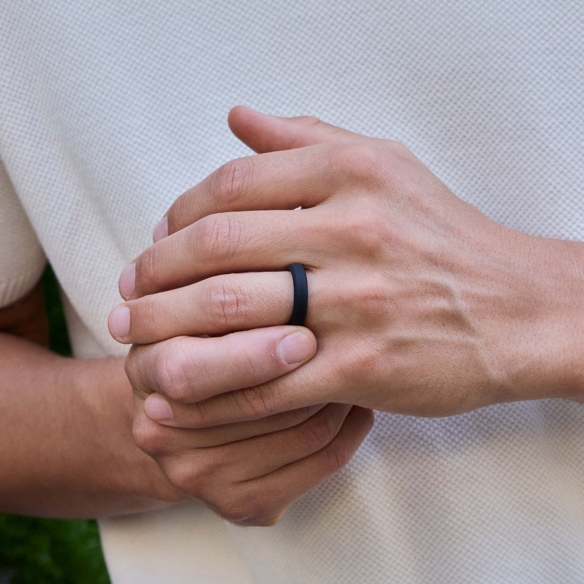 black 5mm silicone band on model