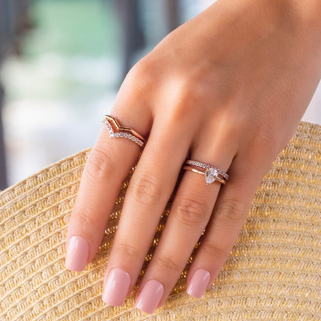 wedding bands on ladies hand