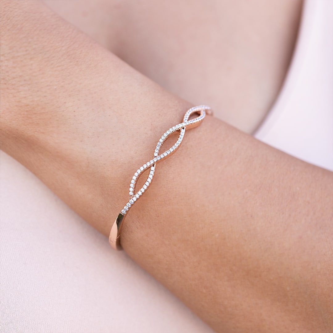 Rose gold bracelet on wrist