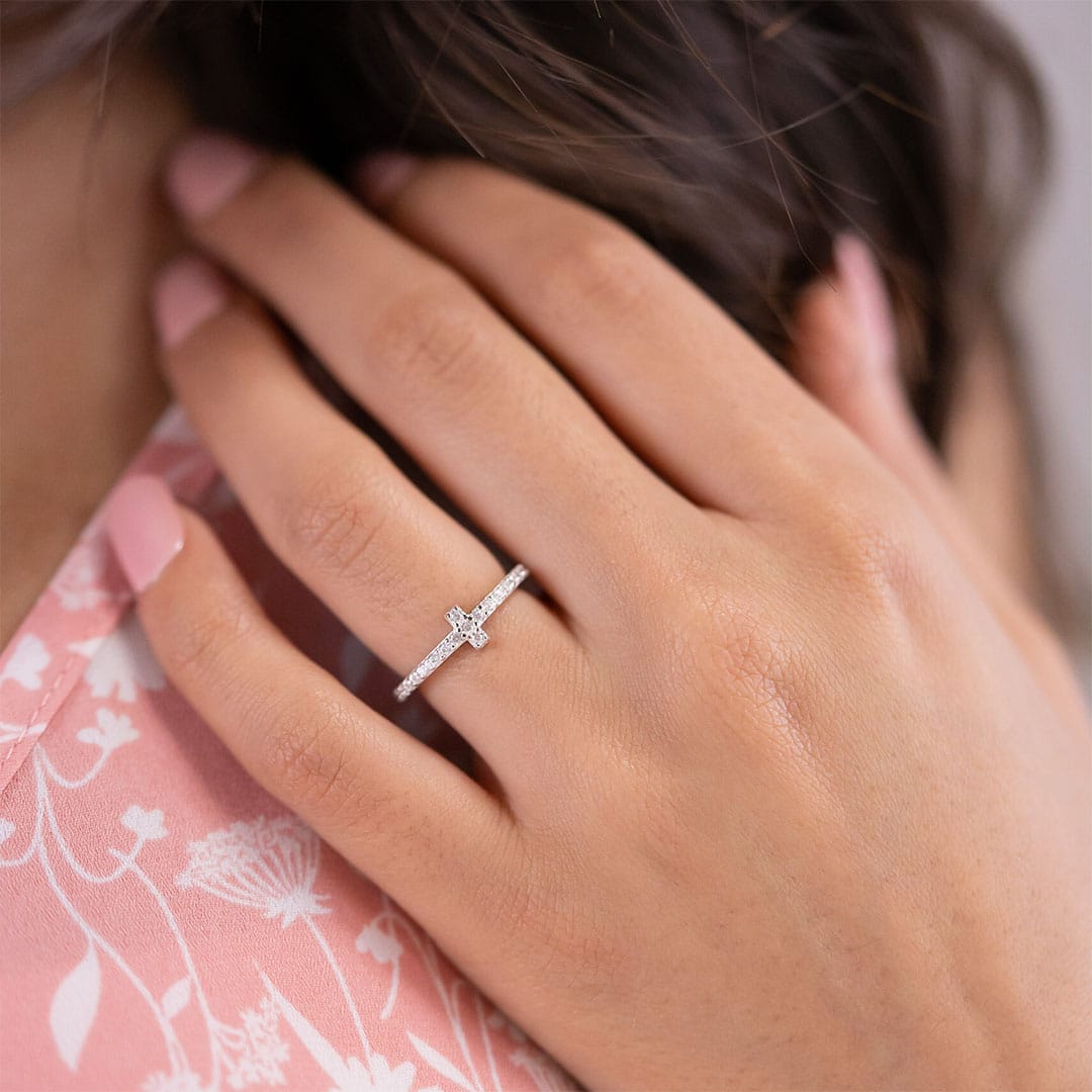 the stella silver wedding band on hand